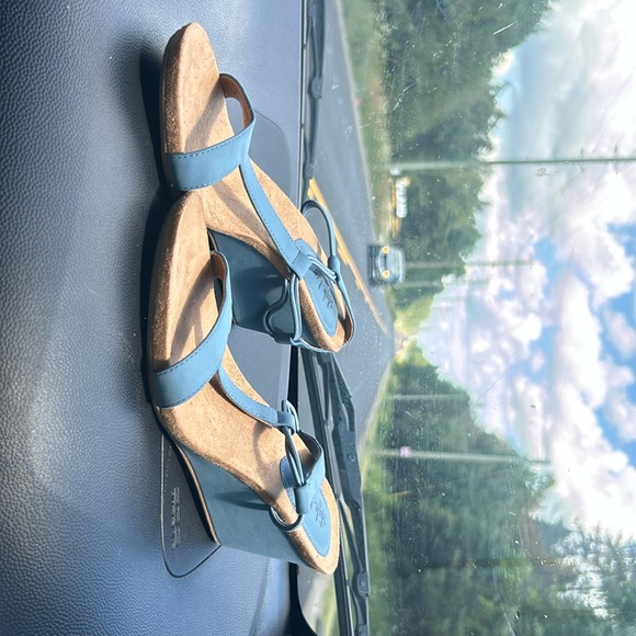 Light blue cork wedges(price negotiable) - Picture 1 of 1